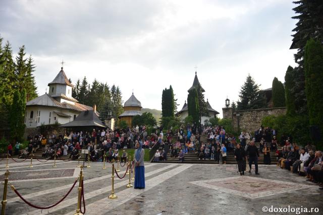 Sărbătoarea Sfintei Teodora de la Sihla la Mănăstirea Sihăstria: 4 ierarhi ai Bisericii noastre au oficiat Sfânta Liturghie