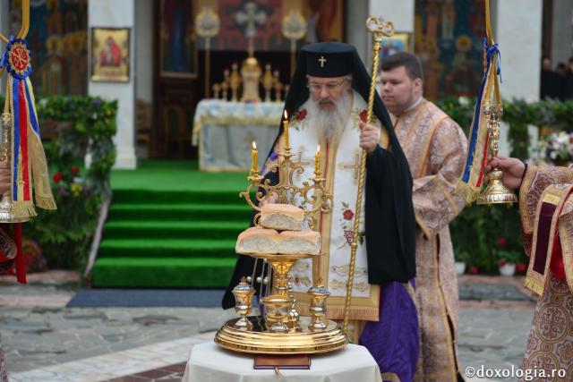 Sărbătoarea Sfintei Teodora de la Sihla la Mănăstirea Sihăstria: 4 ierarhi ai Bisericii noastre au oficiat Sfânta Liturghie