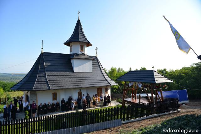 Mitropolitul Banatului a slujit la Schitul „Sfântul Ioan Iacob de la Neamț” din Crăiniceni - Horodiștea