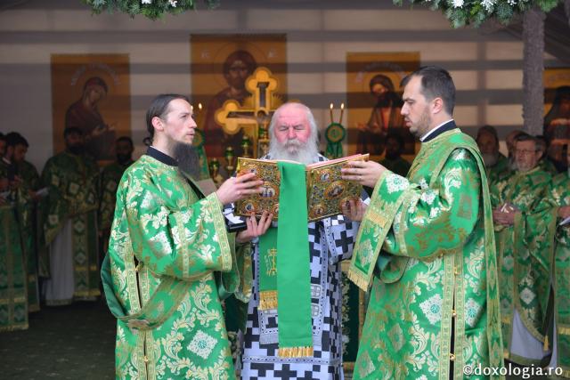 Mitropolitul Banatului a slujit la Schitul „Sfântul Ioan Iacob de la Neamț” din Crăiniceni - Horodiștea