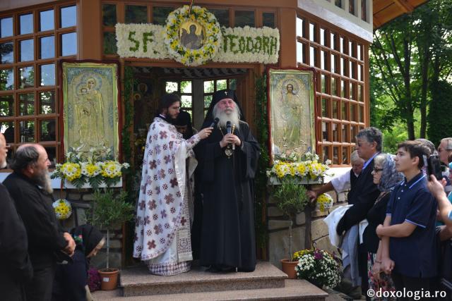 Slujbă arhierească la Mănăstirea Sihla - IPS Mitropolit Ioan: „Ce fericiți au fost că au gustat din lumina taborică”