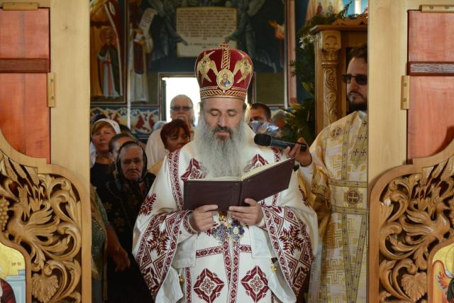Biserica „Sfinții Arhangheli” din Sculeni a fost sfințită de IPS Mitropolit Teofan