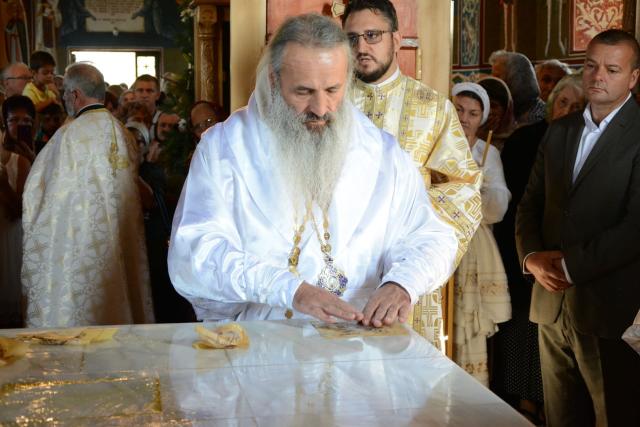 Biserica „Sfinții Arhangheli” din Sculeni a fost sfințită de IPS Mitropolit Teofan