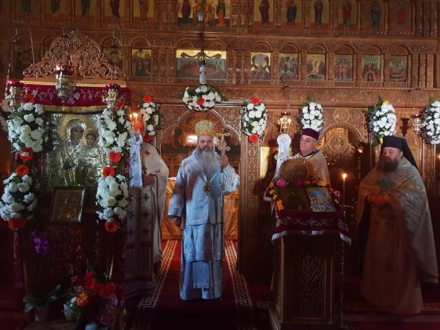 Slujiri ale Preasfinţitului Ignatie în trei biserici moldave