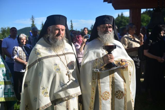 Biserica Schitului Pocrov - Neamț a fost resfinţită