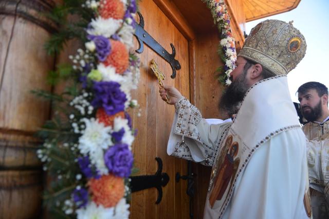 Biserica Schitului Pocrov - Neamț a fost resfinţită