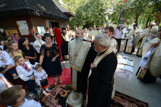 IPS Părinte Teofan în vizită pastorală la parohiile din județul Botoșani