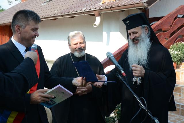 IPS Părinte Teofan în vizită pastorală la parohiile din județul Botoșani