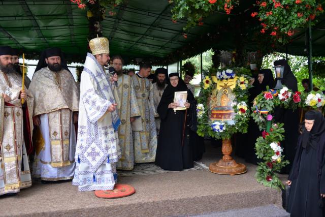 Sfântul Cuvios Iosif a fost pomenit la Mănăstirea Văratec – PS Veniamin: „Trebuie să ne folosim de fiecare moment al vieții pentru a ne sfinți viața”