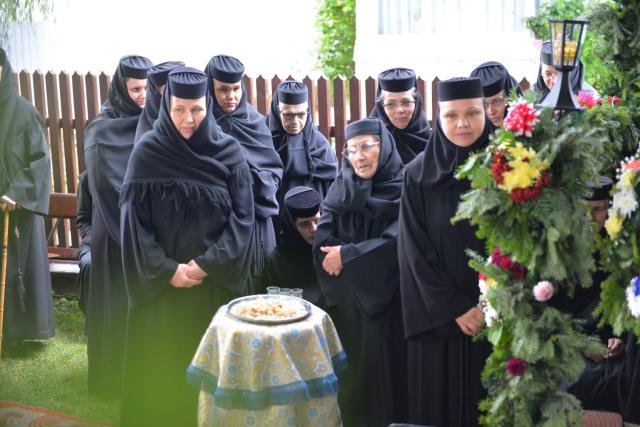 Sfântul Cuvios Iosif a fost pomenit la Mănăstirea Văratec – PS Veniamin: „Trebuie să ne folosim de fiecare moment al vieții pentru a ne sfinți viața”