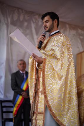 „Pridvorul cerului”  din Coștiugeni - Botoșani, în straie luminoase de sfințire