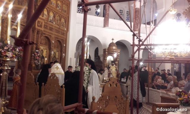 (Foto) Vecernie și procesiune la Sărbătoarea mutării moaștelor Sfântului Ierarh Nectarie, Insula Eghina – 2 septembrie 2019