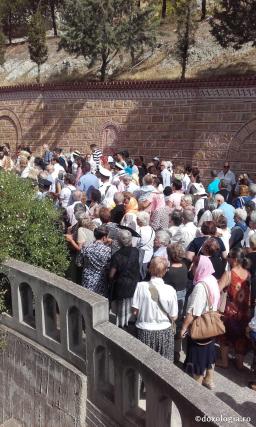 (Foto) Sărbătoarea mutării moaștelor Sfântului Ierarh Nectarie, Insula Eghina – 3 septembrie 2019