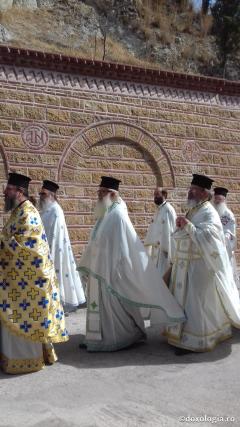 (Foto) Sărbătoarea mutării moaștelor Sfântului Ierarh Nectarie, Insula Eghina – 3 septembrie 2019