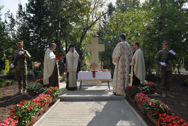 IPS Teofan a binecuvântat o troiță ridicată în memoria eroilor militari români