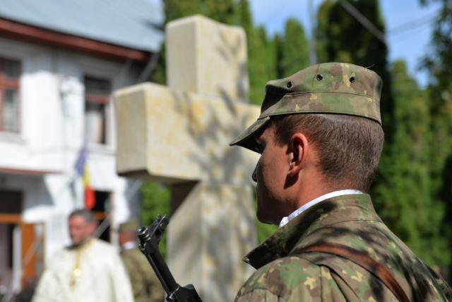 IPS Teofan a binecuvântat o troiță ridicată în memoria eroilor militari români