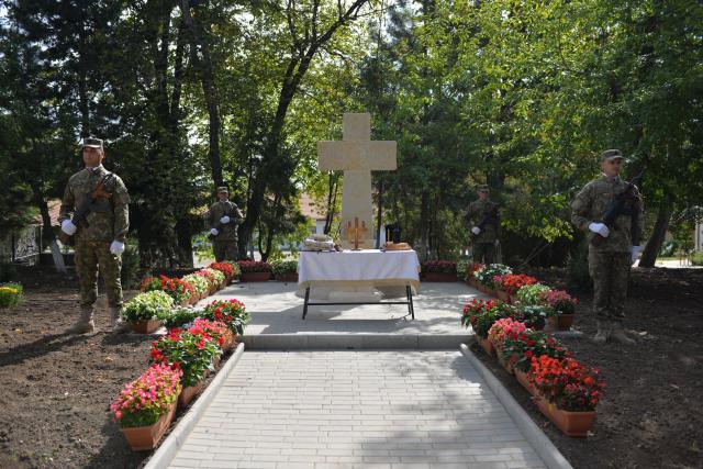 IPS Teofan a binecuvântat o troiță ridicată în memoria eroilor militari români