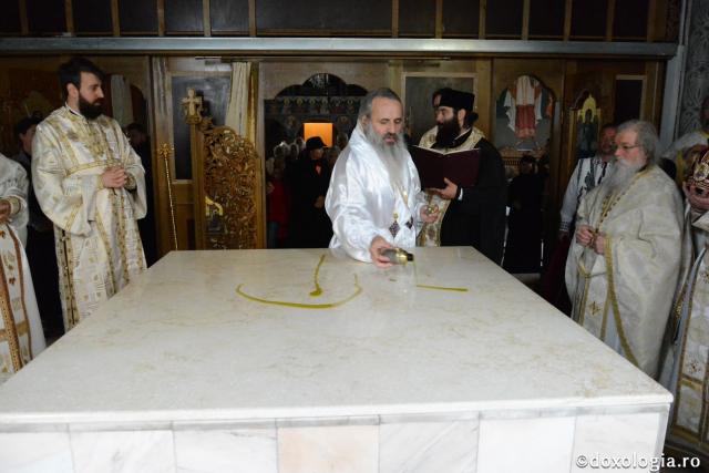 Paraclisul Parohiei „Sfântul Antonie” din Iași a primit veșmântul sfințirii
