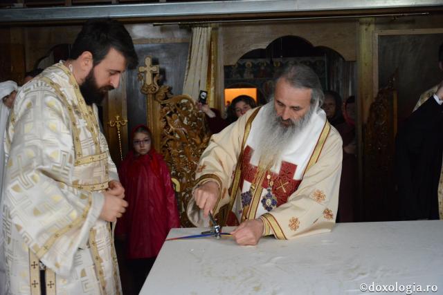 Paraclisul Parohiei „Sfântul Antonie” din Iași a primit veșmântul sfințirii