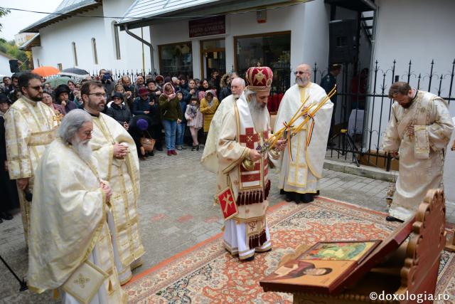 Paraclisul Parohiei „Sfântul Antonie” din Iași a primit veșmântul sfințirii