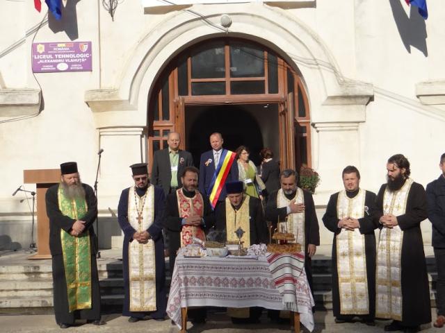 Liceul „Alexandru Vlahuţă” - Şendriceni, judeţul Botoşani, a aniversat centenarul