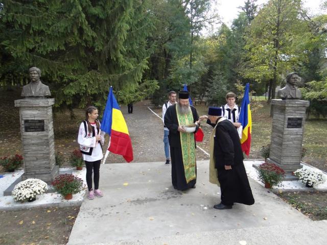 Liceul „Alexandru Vlahuţă” - Şendriceni, judeţul Botoşani, a aniversat centenarul
