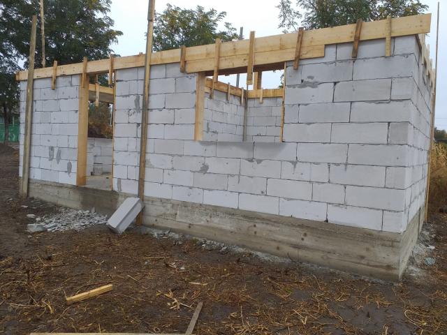 Casă pentru doi bătrâni necăjiţi din Belcești