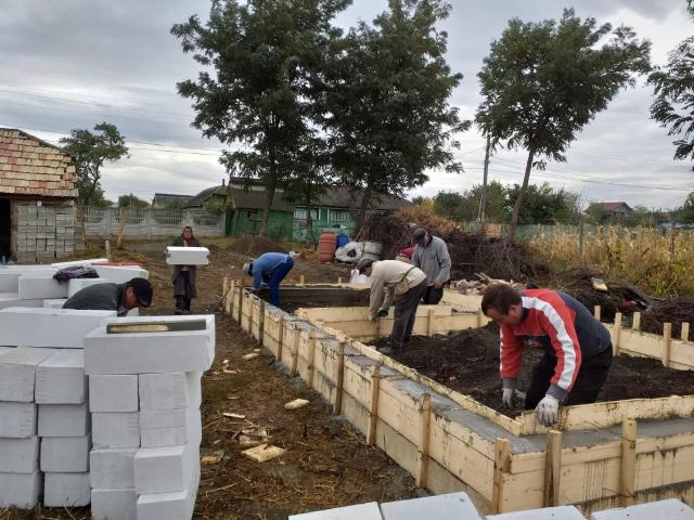 Casă pentru doi bătrâni necăjiţi din Belcești