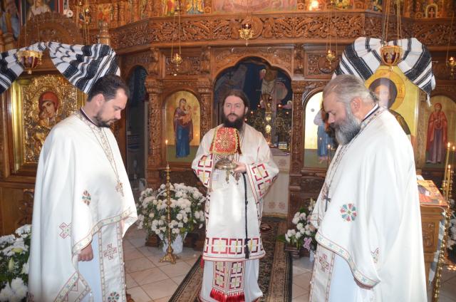 Liturghie arhierească la Biserica „Sfânta Cuvioasă Parascheva“ din Rădăuţi