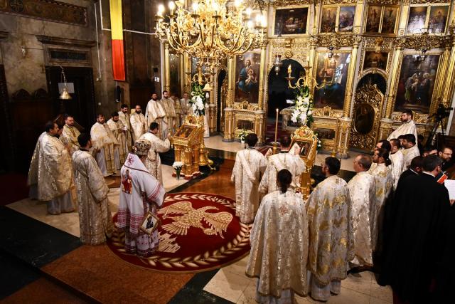 Prima Liturghie arhierească din programul sărbătorii Sfintei Parascheva