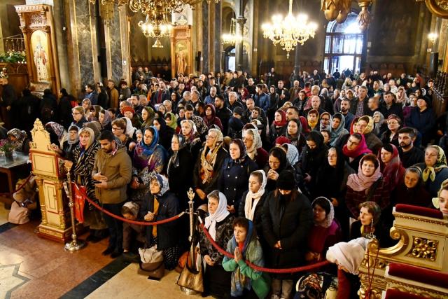 Prima Liturghie arhierească din programul sărbătorii Sfintei Parascheva