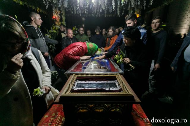 Sfânta Parascheva a fost așezată înapoi în Catedrala Mitropolitană