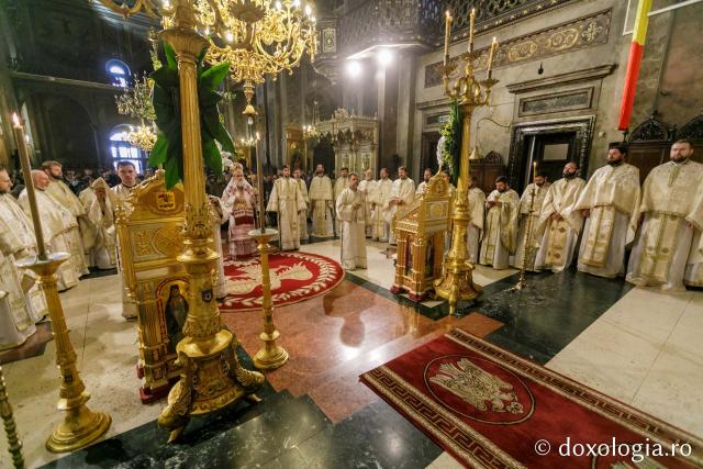(Foto) Sfânta Liturghie arhierească săvârșită de IPS Ioachim, Arhiepiscopul Romanului și Bacăului – 2019
