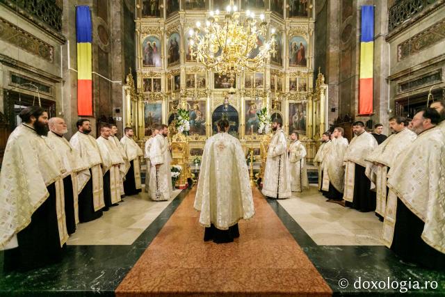 Priveghere în cinstea Sfântului Gheorghe, ocrotitorul Mitropoliei Moldovei și Bucovinei, la Catedrala din Iași