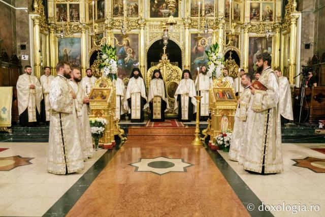(Foto) Priveghere în cinstea Sfântului Gheorghe, ocrotitorul Mitropoliei Moldovei și Bucovinei – 2019