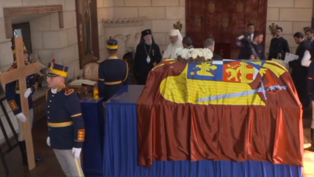 Patriarhul României a adus un omagiu Reginei Elena la Palatul Elisabeta