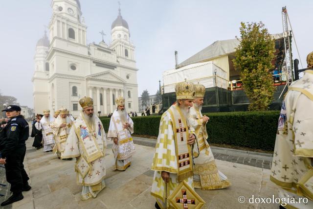 Soborul ierarhilor slujitori ‒ Sfânta Liturghie la Hramul Sfintei Cuvioase Parascheva 2019