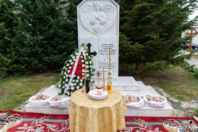 #Colectiv – 4 ani. Preoţii s-au rugat la Biserica Broşteni pentru victimele tragediei