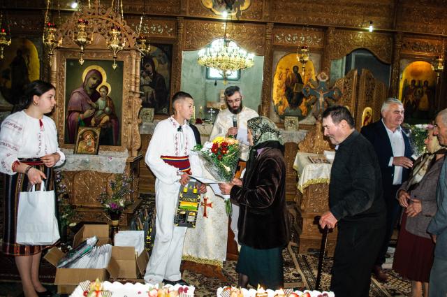 Slujbă de mulțumire pentru 26 de familii care au împlinit peste 50 de ani de la căsătorie, în Parohia Ceplenița