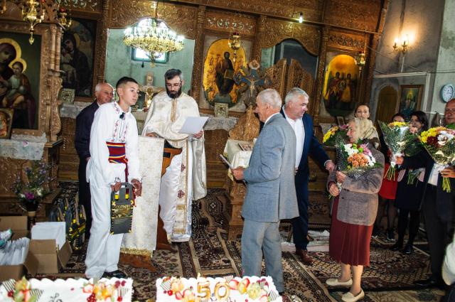 Slujbă de mulțumire pentru 26 de familii care au împlinit peste 50 de ani de la căsătorie, în Parohia Ceplenița