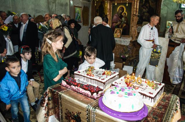 Slujbă de mulțumire pentru 26 de familii care au împlinit peste 50 de ani de la căsătorie, în Parohia Ceplenița