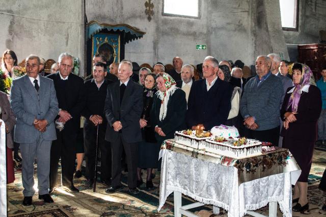 Slujbă de mulțumire pentru 26 de familii care au împlinit peste 50 de ani de la căsătorie, în Parohia Ceplenița