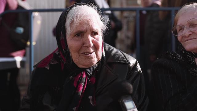 (Video) Două minuni povestite de bunica Adela și o credință puternică în Sfânta Parascheva