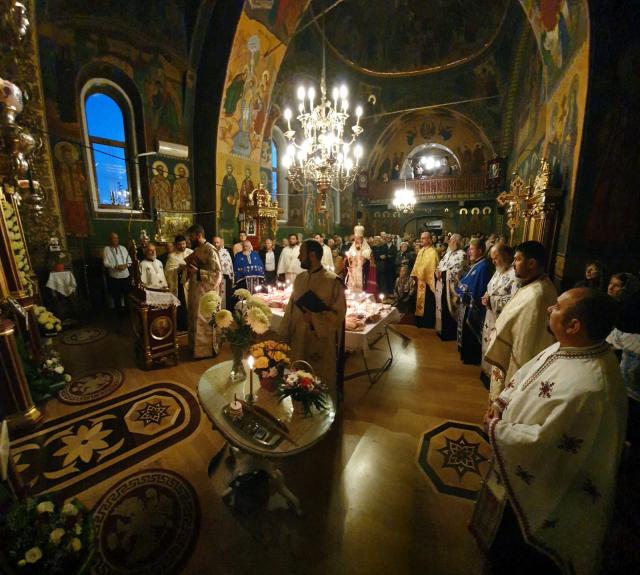 PS Emilian Crişanul, la hramul Bisericii „Sfânta Parascheva” - Păcurari din Iaşi