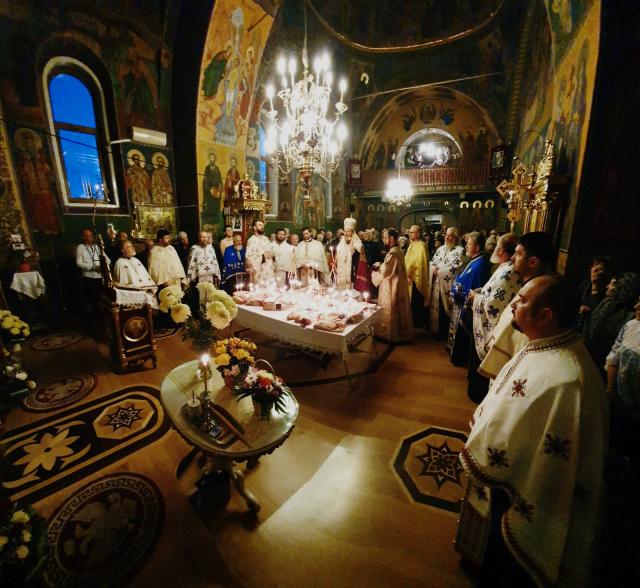 PS Emilian Crişanul, la hramul Bisericii „Sfânta Parascheva” - Păcurari din Iaşi