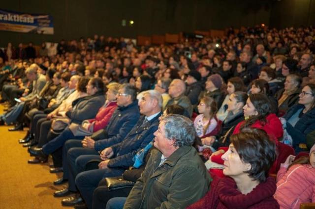 Părintele Constantin Necula a conferenţiat la Oneşti