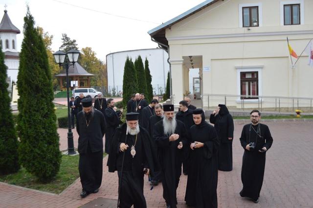 IPS Teofan a vizitat Fundația „Episcop Melchisedec”