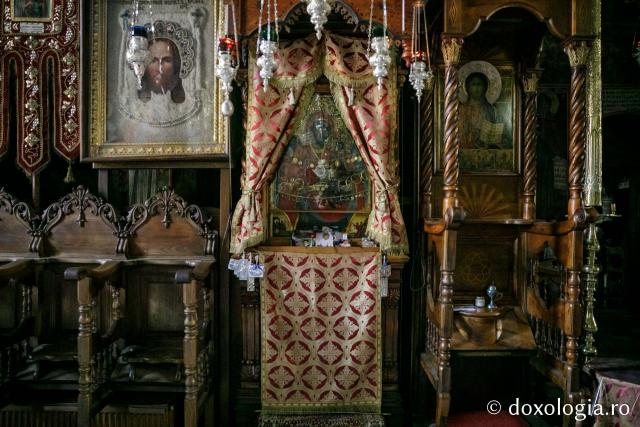 Icoana făcătoare de minuni a Sfintei Ana de la Schitul „Sfânta Ana” – Athos