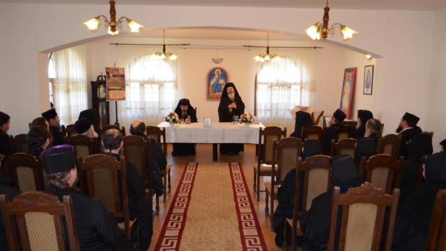 Sinaxă monahală în Episcopia Huşilor