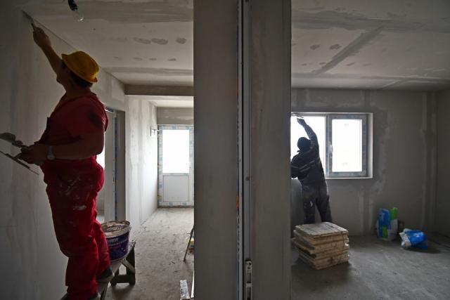 Lucrările la casa celor zece copii din satul Ion Neculce continuă